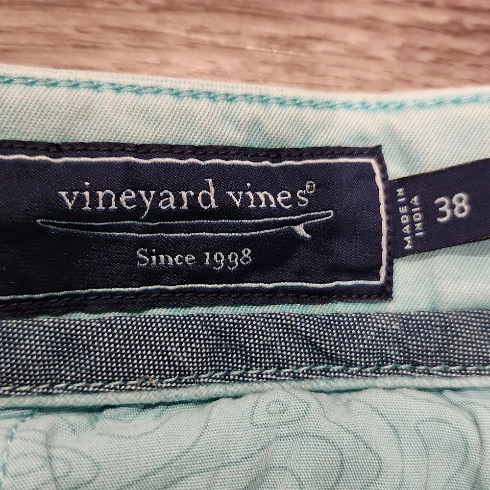Vineyard Vines Flat Front Island Shorts- 38
